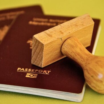 موقع إلكتروني يطلق عريضة لتعديل جوازات السفر البريطانية لتجنب ارتباك السفر بعد خروج بريطانيا من الاتحاد الأوروبي